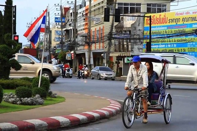 Chiang Rai City Highlights with Traditional Dinner & Show - The King Mengrai Monument in the city center