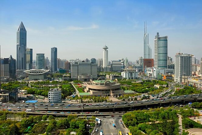 China Acrobatics Show and Shanghai Evening Tour - The Bund needs a proper stop, not just a drive past