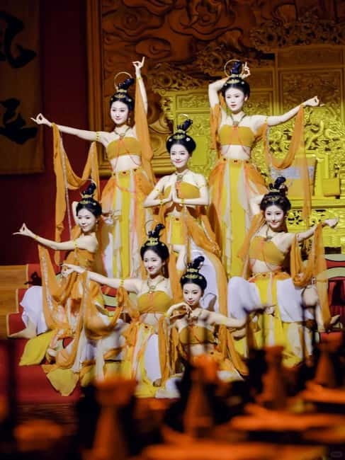 Chongqing: Qingyu Banquet Experience with Show and Dinner - The food: Sichuan flavors with a formal touch