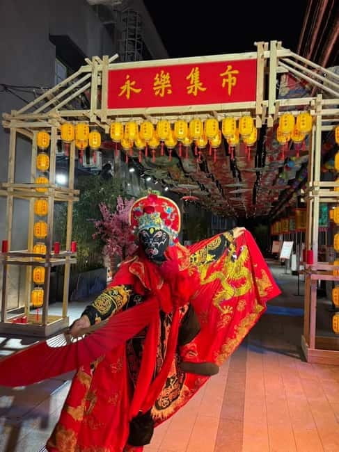 Chongqing: Qingyu Banquet Experience with Show and Dinner - Booking, timing, and small details