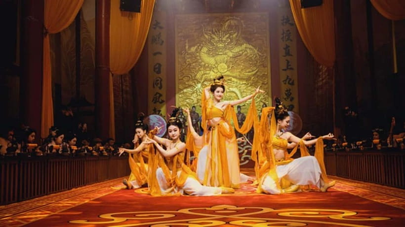 Chongqing: Qingyu Banquet Experience with Show and Dinner - How the dinner and show work together