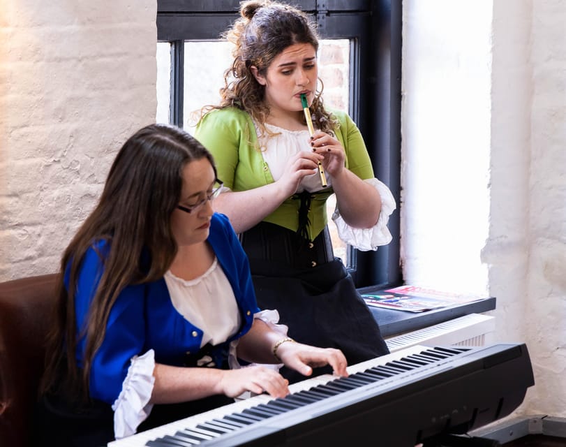 Cork: Hysterical Histories, Comedic Dinner Theater Show - Traditional music gives the night its Cork feel
