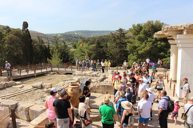 Crete Minoan Discovery Tour with Knossos Palace, Heraklion, and Live Dance Show - Who will enjoy this Crete combination
