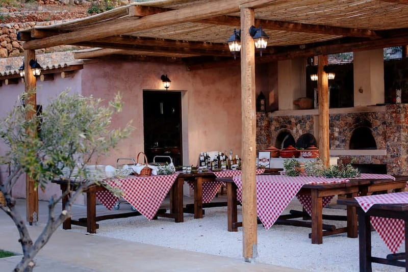 Crete: Olive Oil Festival, Farm Dinner, Live Show & Pickup - Raki and the ritual of sharing it