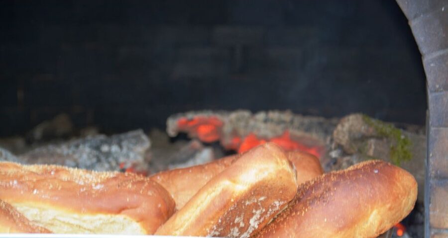 Crete: Traditional Dance Show and Buffet Dinner with Wine - Who will enjoy this evening most