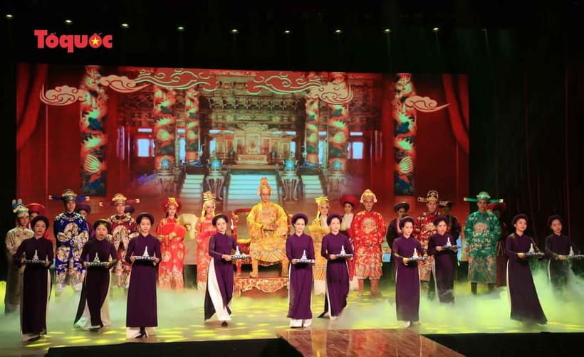 Da Nang: Ao Dai Show - How the performance unfolds on stage