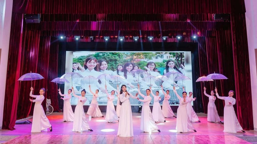 Da Nang: Ao Dai Show - My call: book it for costumes and a compact cultural evening