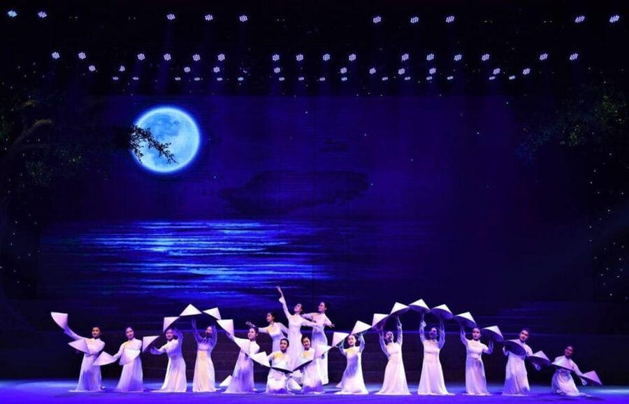 Da Nang: Charming Da Nang Show Ticket - Arrival, ticket exchange and timing