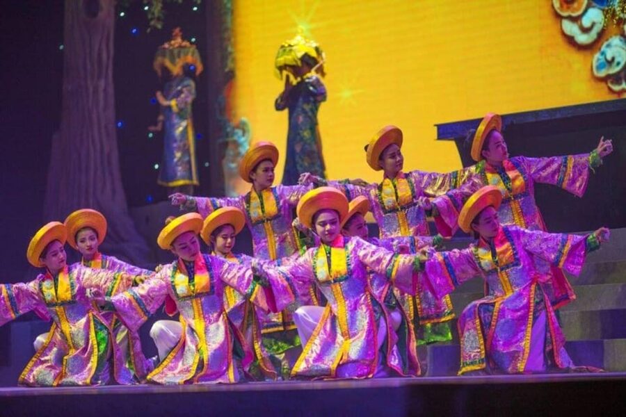 Da Nang: Charming Da Nang Show Ticket - What happens during the 17:00 performance