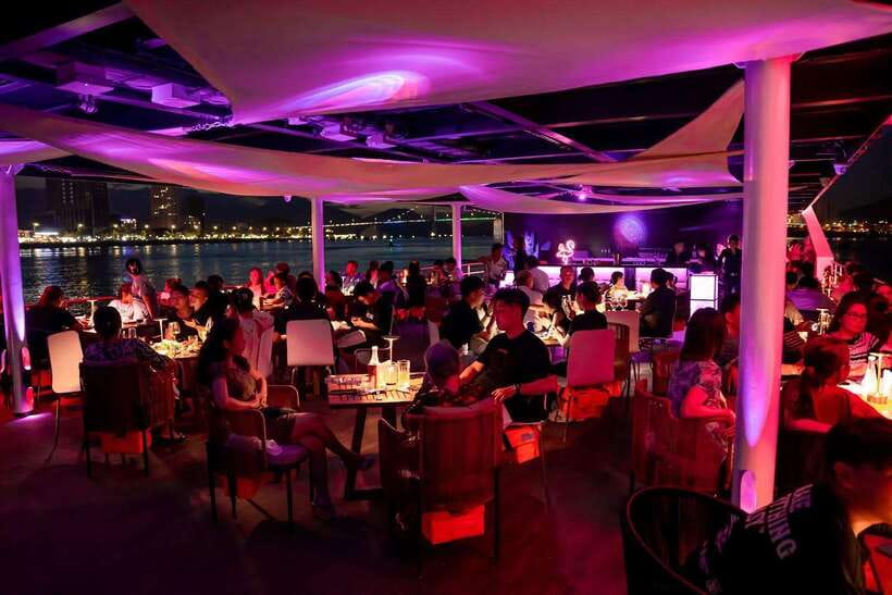 Da Nang: Poseidon Cruise with Dinner and Dragon Bridge Show - Sunset departure or 8:30 PM evening sailing?