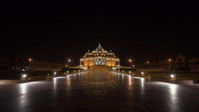 Delhi: Akshardham Temple Tour with Light and Water Show