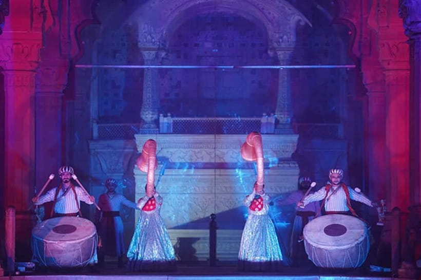 Delhi: Red Fort 2 Hour Light & Sound Show with Private Guide - Dinner after the performance