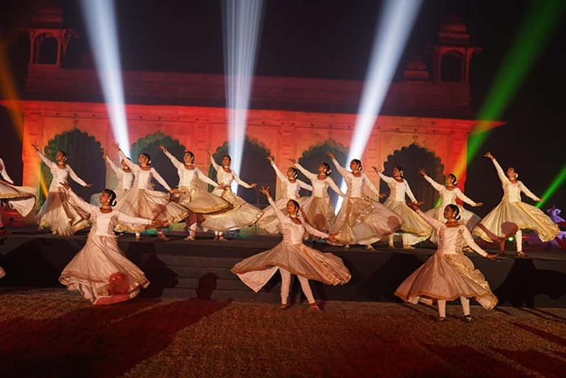 Delhi: Red Fort Light and Sound Show Guided Tour - How much the $29 price really buys you