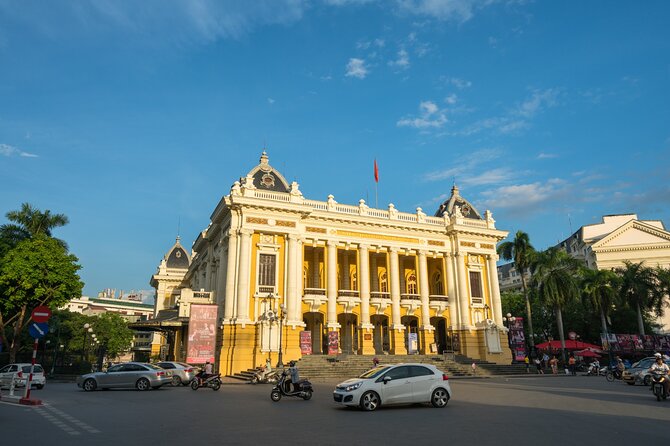 Deluxe Group Hanoi Sightseeing Including Puppet Show - A cyclo ride through Hanoi’s Old Quarter