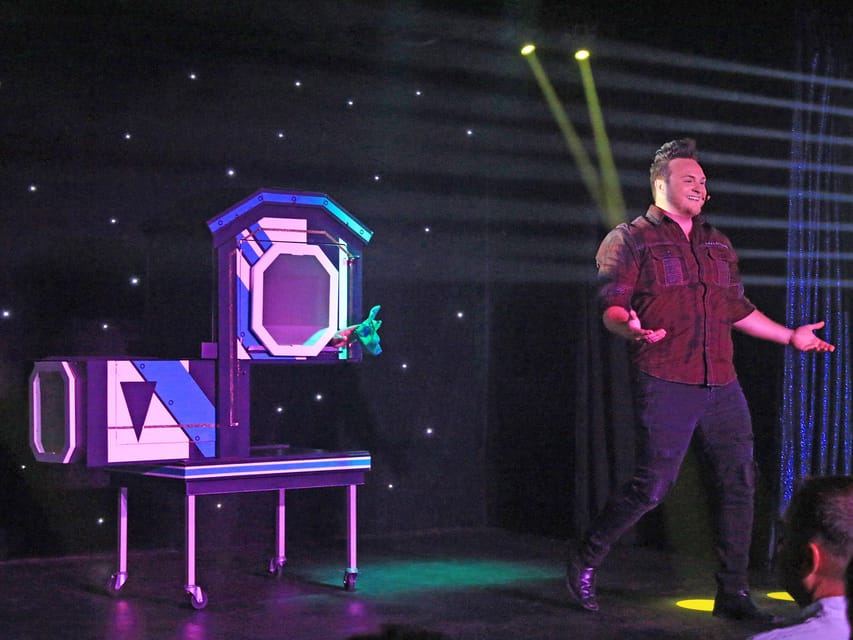 Destin: The Maximum Magic Show Ticket - Illusions, mind reading, and special effects