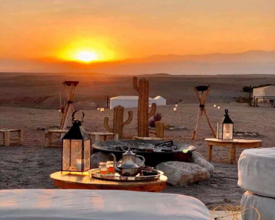 Dinner at Agafay Desert In Berber Camp with Sunset And Show - Sunset, dinner, and the evening show