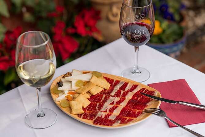 Dinner on a terrace in the Albayzin and a live flamenco show - An evening built around Granada’s flamenco tradition