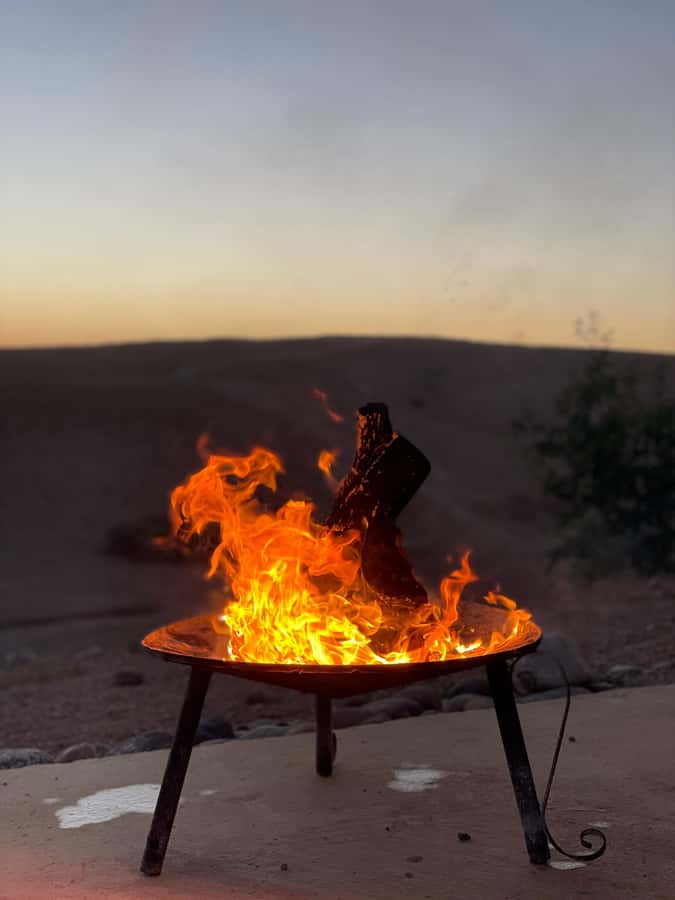 Dinner Show at Agafay desert & Traditional Outfit Photoshoot - Mint tea, pools, and time to settle in