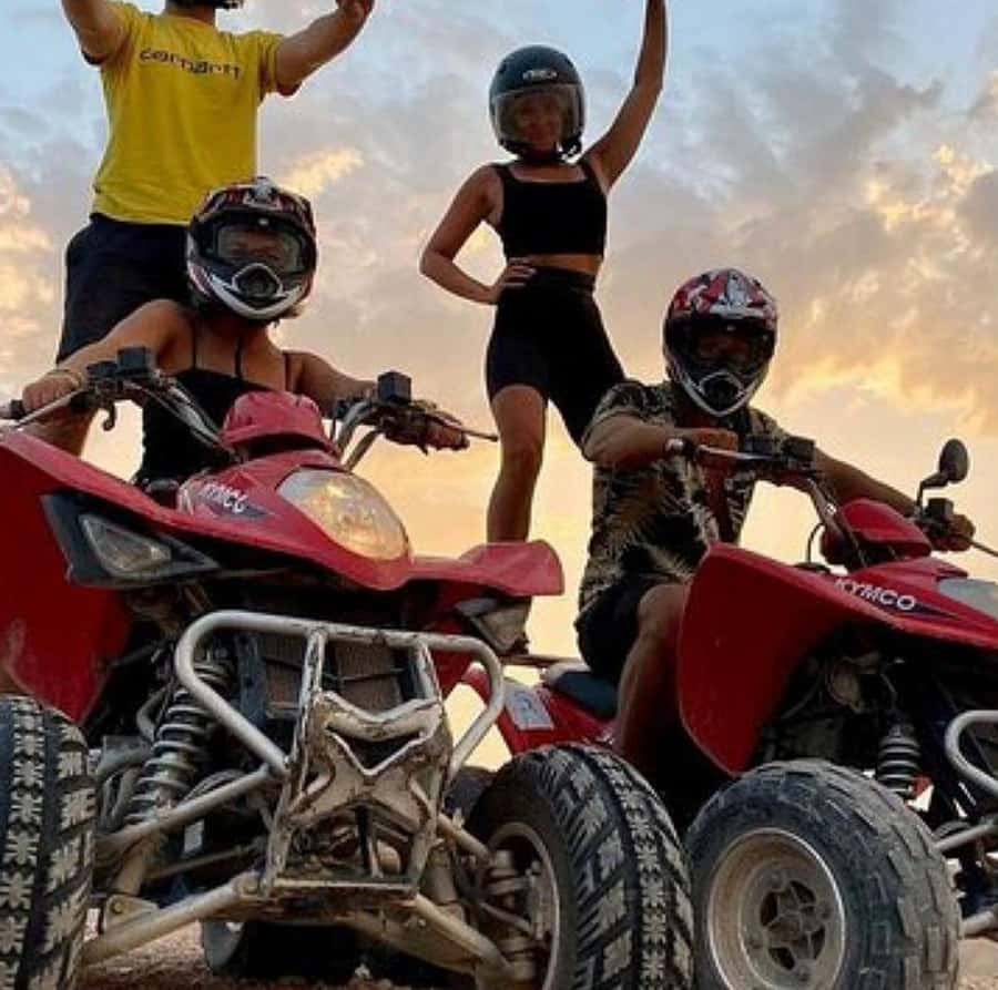 Dinner show in agafay Desert 1h quad bike & 20 min camels - Should you book this Agafay evening?