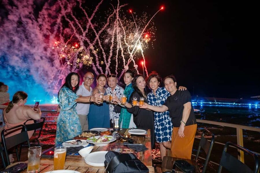 Dinner with Symphony Show And Firework Of Kiss Of The Sea - Seating can make or break the experience