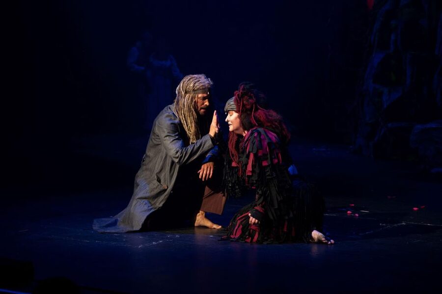 Disney's Tarzan Musical - Following a Czech musical with subtitles