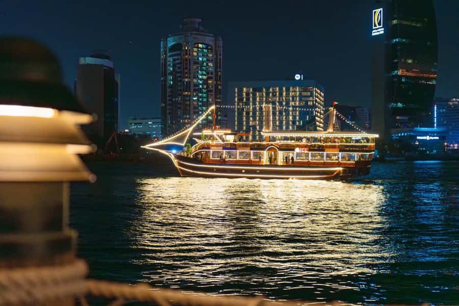 Dubai: Al Seef Largest Dhow Dinner Cruise with Live Show - Starting at Al Seef beside Dubai Creek
