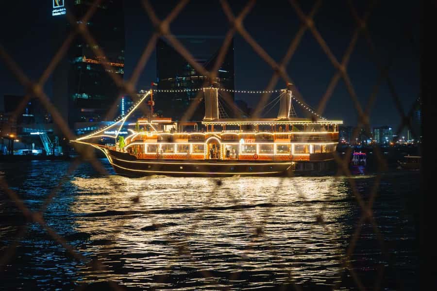 Dubai: Al Seef Largest Dhow Dinner Cruise with Live Show - Buffet dinner with barbecue and vegetarian choices