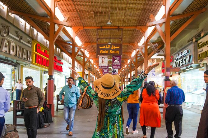 Dubai City Tour with Al Marmoom Desert Dinner and Show - Stargazing after dinner