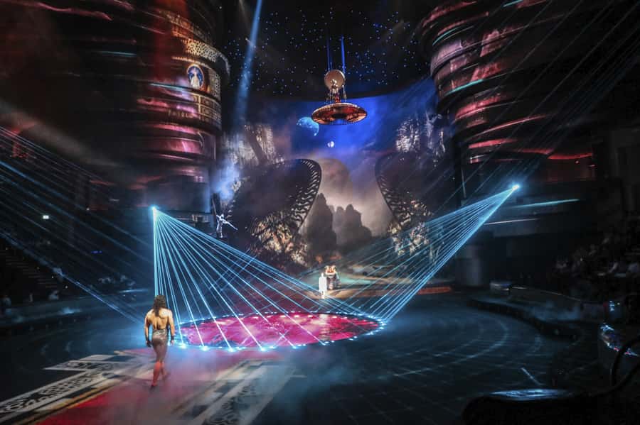 Dubai: La Perle by Dragone Show Tickets - Timing, dress, and ticket collection