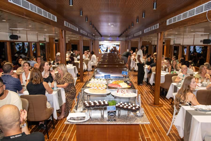 Dubai Marina: Luxury Dinner Cruise, Live Show, Open Bar & DJ - Is the $48 price good value?