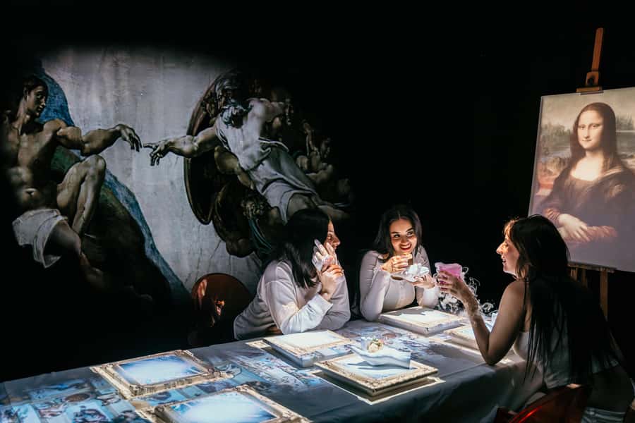 Dubai: Seven Paintings Immersive Dining Show Tickets - What the Dineamation format adds