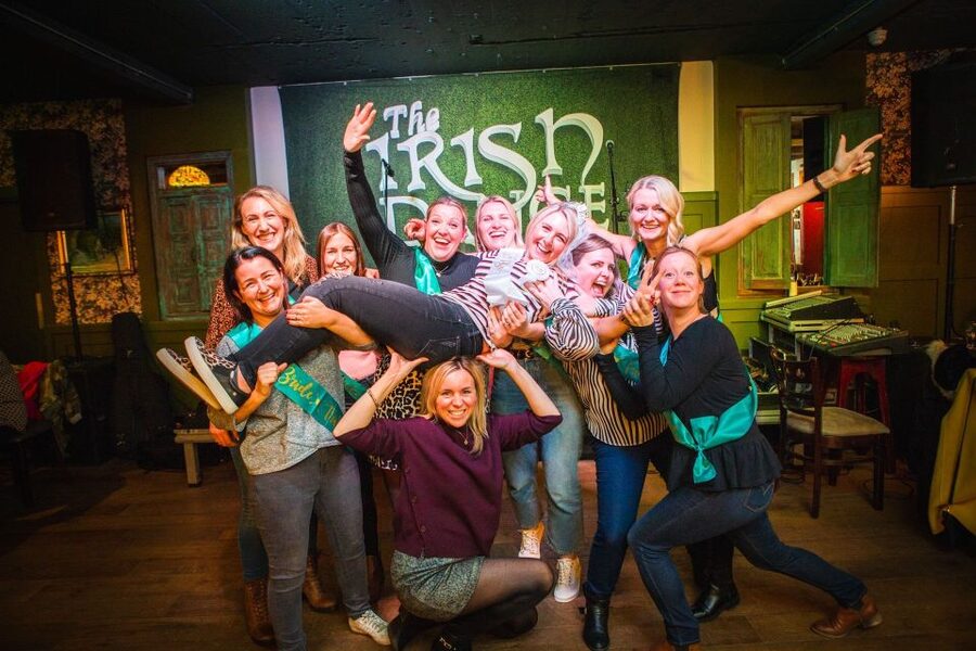 Dublin: Irish Music and Dance Show with Dance Lesson - Watching the professional dancers from your table