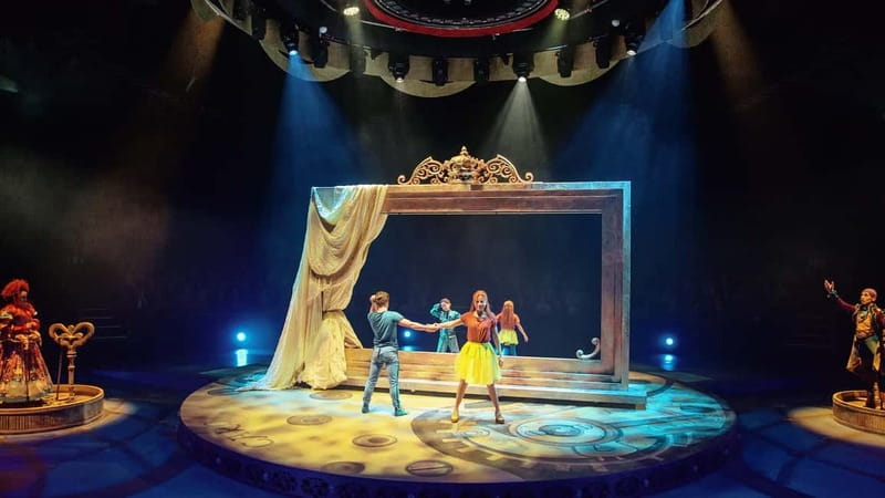 Efteling: Theatre Show CARO Entry Ticket - Who will enjoy CARO most?
