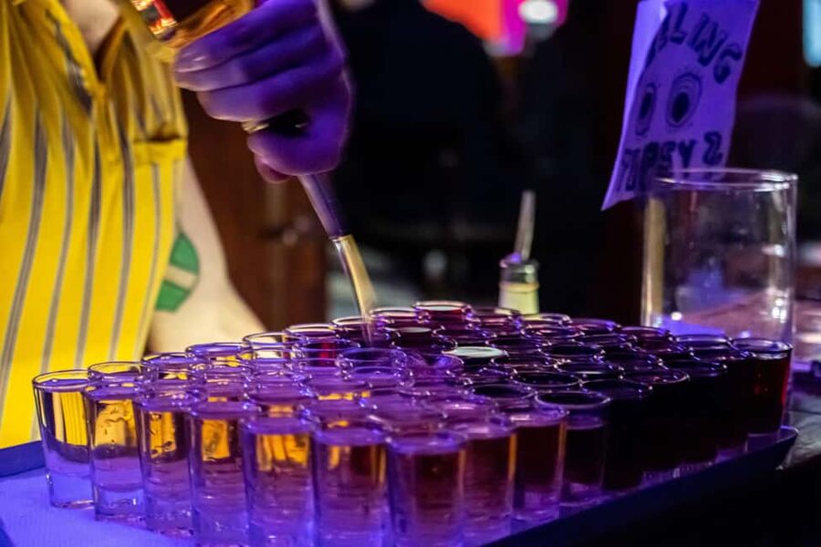 English Stand-Up Comedy Show with Free Pizza and Free Shots - How to plan the best version of the night