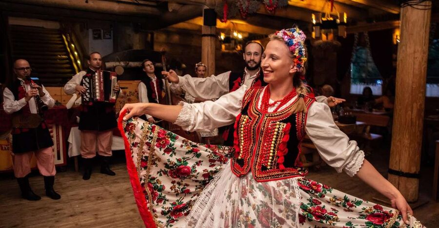 Evening Folk Show, singing, dancing and delicious food! - A Polish feast begins with cherry vodka