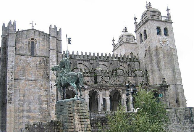 Fado Dinner Show and Night Lights Tour in Porto - Key points to know before booking