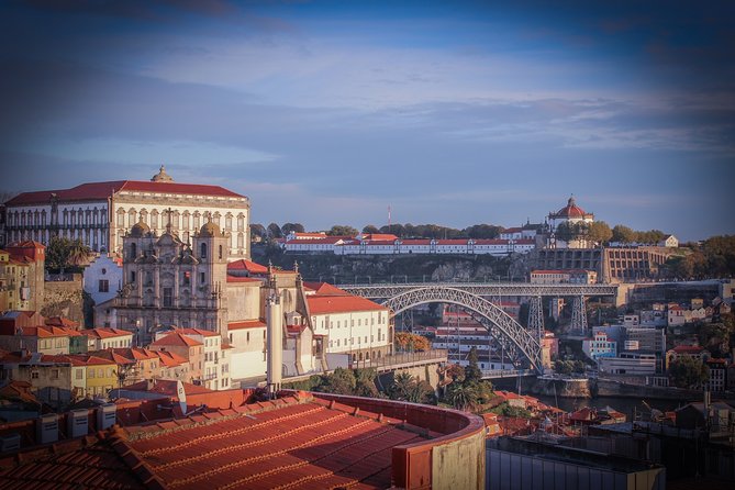 Fado Dinner Show and Night Lights Tour in Porto - How the small group changes the night