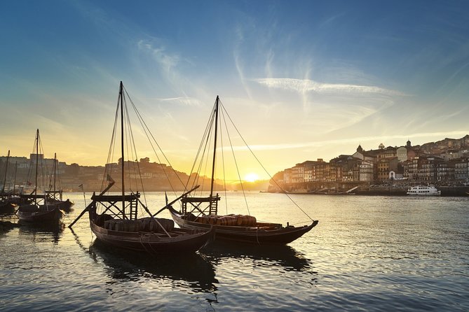 Fado Dinner Show and Night Lights Tour in Porto - What the strongest parts of the experience are