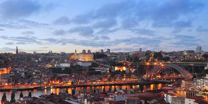 Fado Dinner Show and Night Lights Tour in Porto - What the four-hour schedule is really like