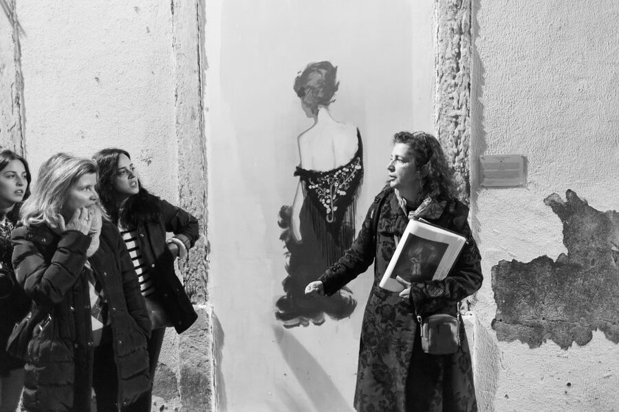 Fado: Musical Walking Tour with Food & Live Show - Alfama and the meal in a fado house