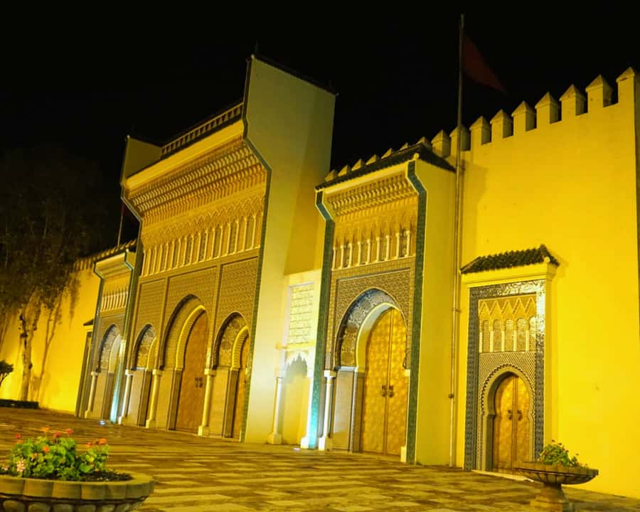 Fes: Dinner Show by Night with City Tour - The role of your private driver