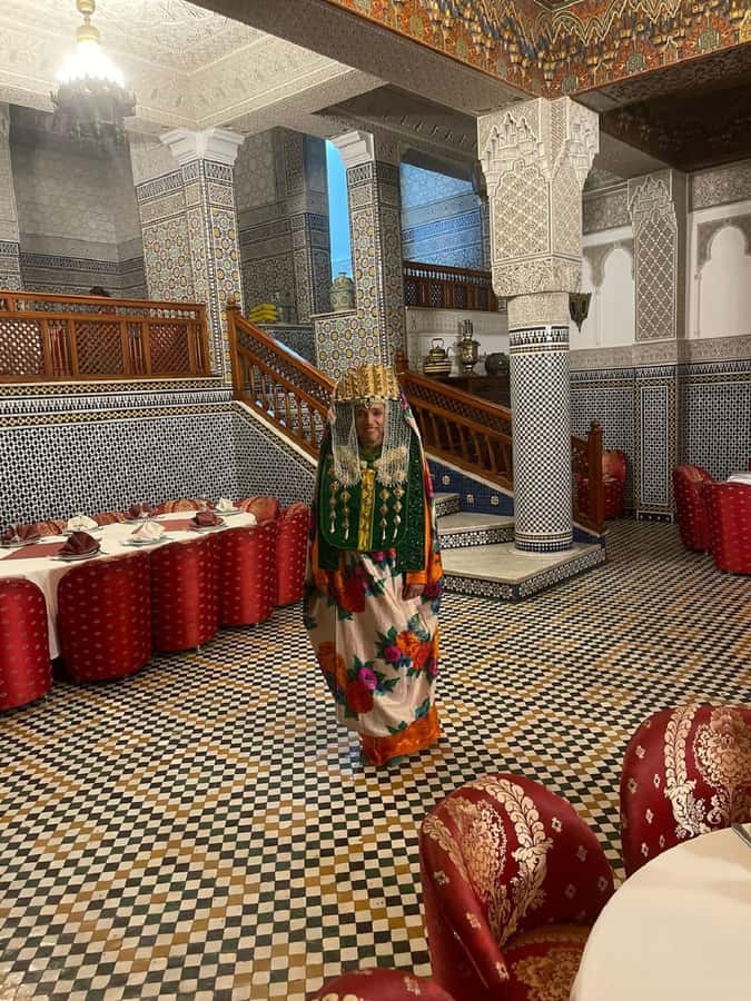 Fes : Unforgettable Dinner Show Experience with hotel pickup - Service can make the evening feel personal