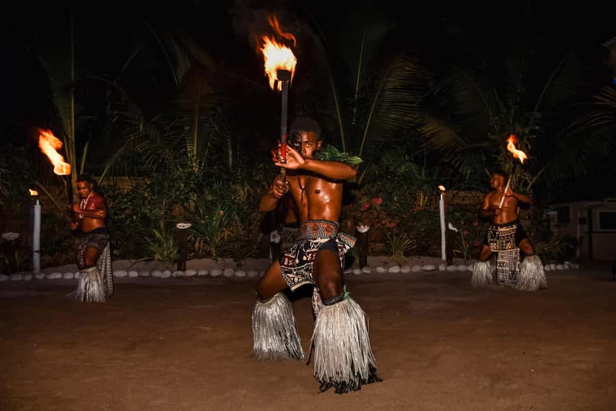 Fiji: Sunset Cruise with Dinner and Fire Show - The ride back after dark