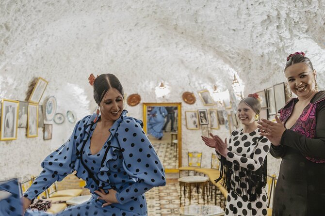 Flamenco show at Cueva Los Amayas, in Sacromonte - What makes the atmosphere so powerful