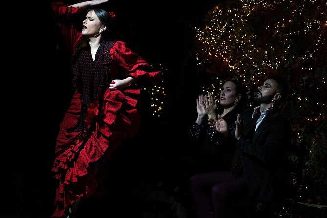 Flamenco Show at Torres Bermejas in Madrid - Entering a Madrid tablao with a Granada look