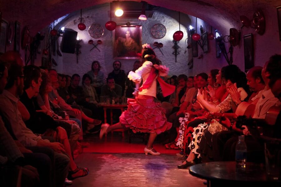 Flamenco Show: Zambra in Cuevas del Sacromonte - Why Sacromonte is the right place for a Zambra