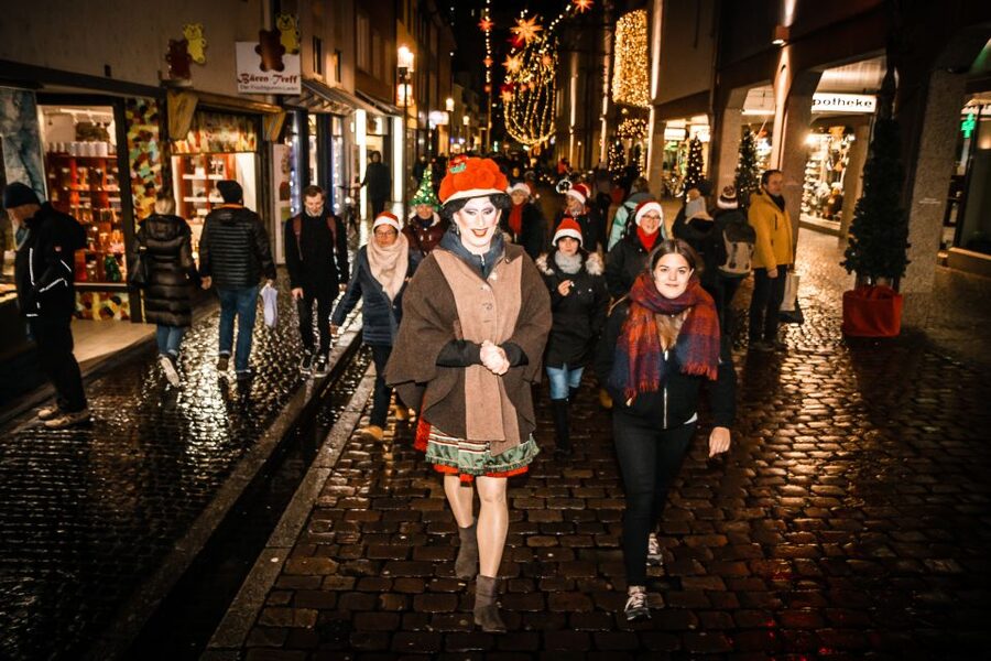Freiburg: Christmas Drag Show Walk with Betty BBQ - Freiburg history without the standard lecture