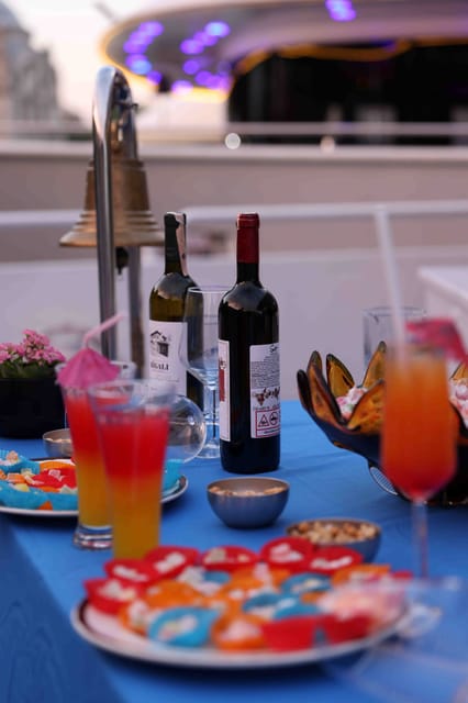 From Istanbul: Bosphorus Dinner Cruise Tavern & World Show - Why an evening on the Bosphorus works so well