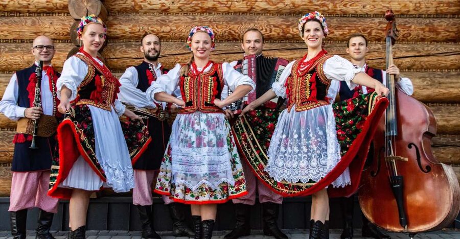From Krakow: Polish Folk Show with All-You-Can-Eat Dinner - A social evening, not just a meal