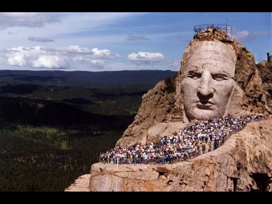 From Rapid City: Mt. Rushmore and Crazy Horse Tour - Getting the full Crazy Horse photograph